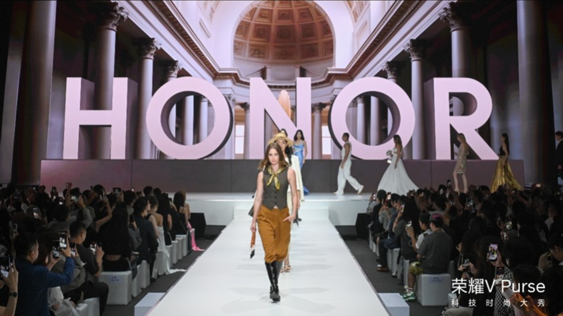 如何零成本预约空降大秀？_揭秘全球50场免费高定下载攻略