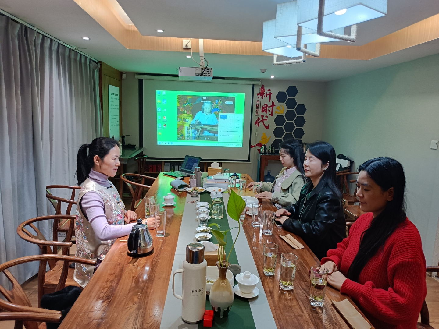 大学生如何在贵阳开一家赚钱的品茶工作室?