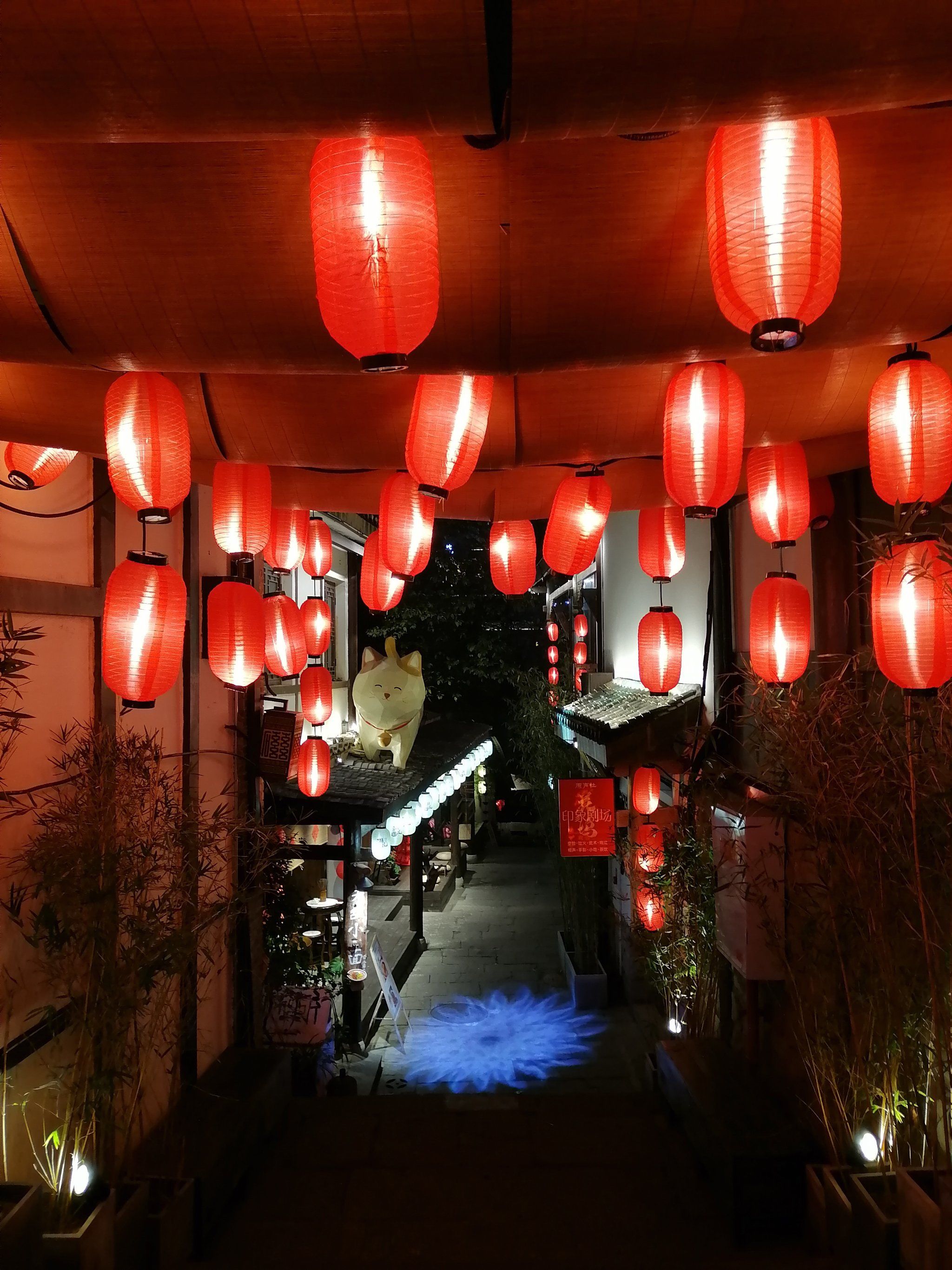 山海关小胡同妹子的市井烟火，青砖黛瓦间的青春印记