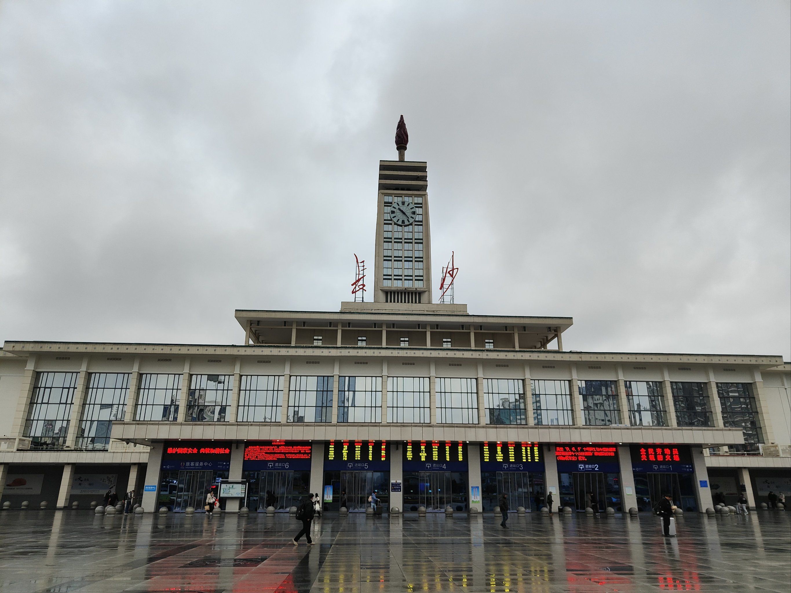 在长沙火车站怎样才能认识到女生？实用攻略及相关出行指南