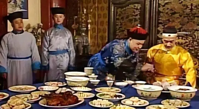皇帝的政治口味在饭局:古代的皇帝怎么吃饭呢?...