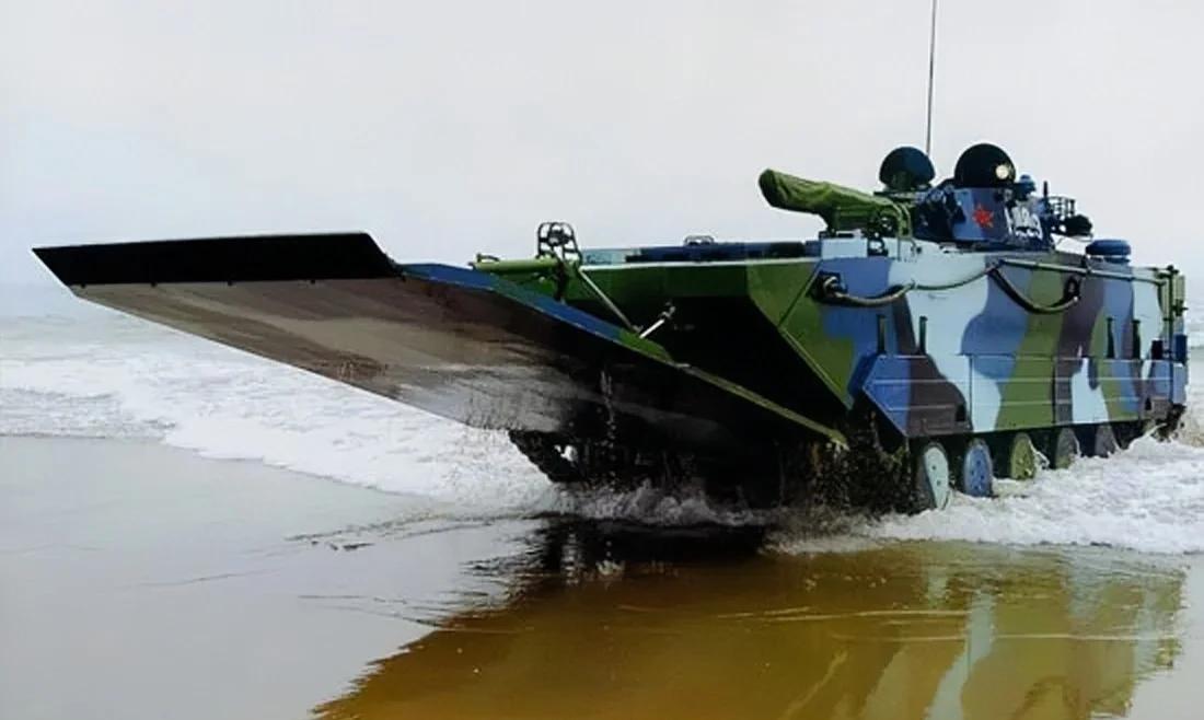 从“海上登陆”比赛看中国05式两栖装甲车族...