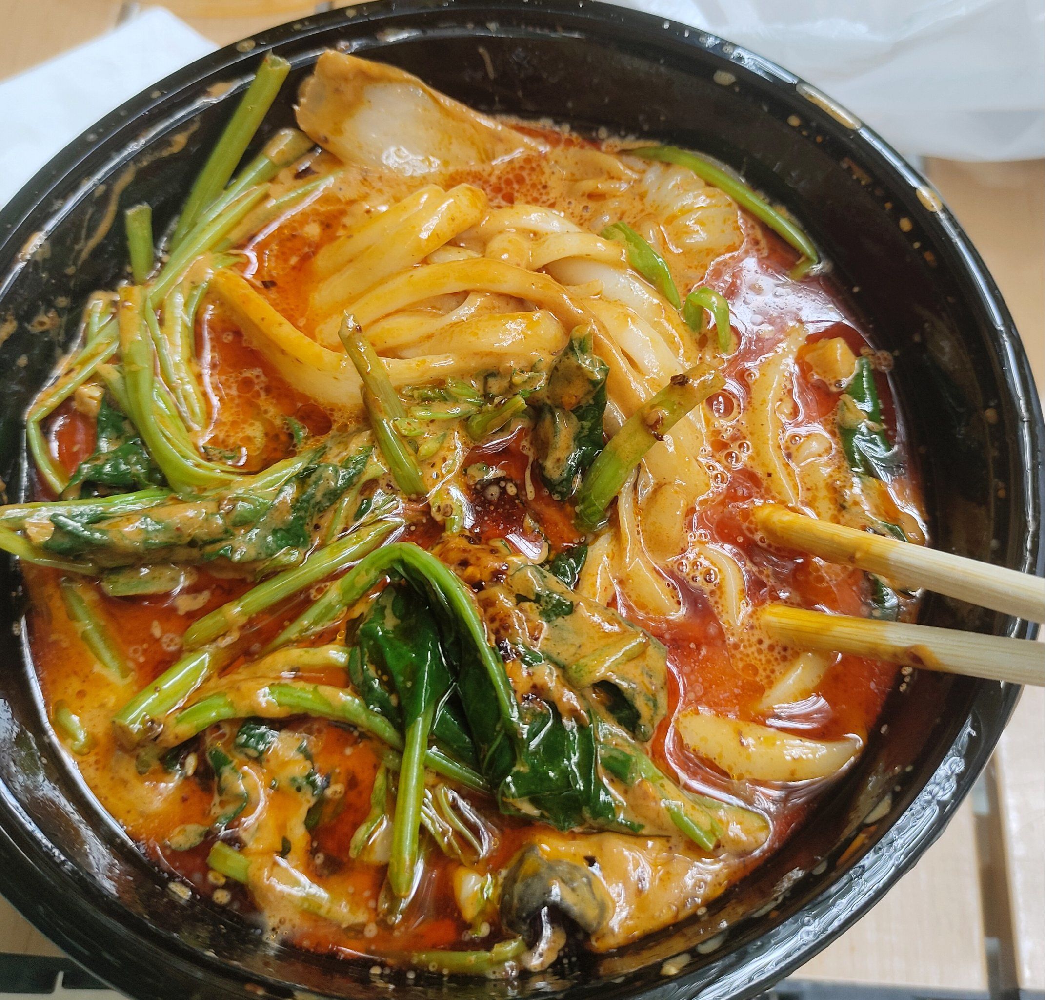 成都200元快餐现象解读,年轻群体的消费选择与城市烟火气
