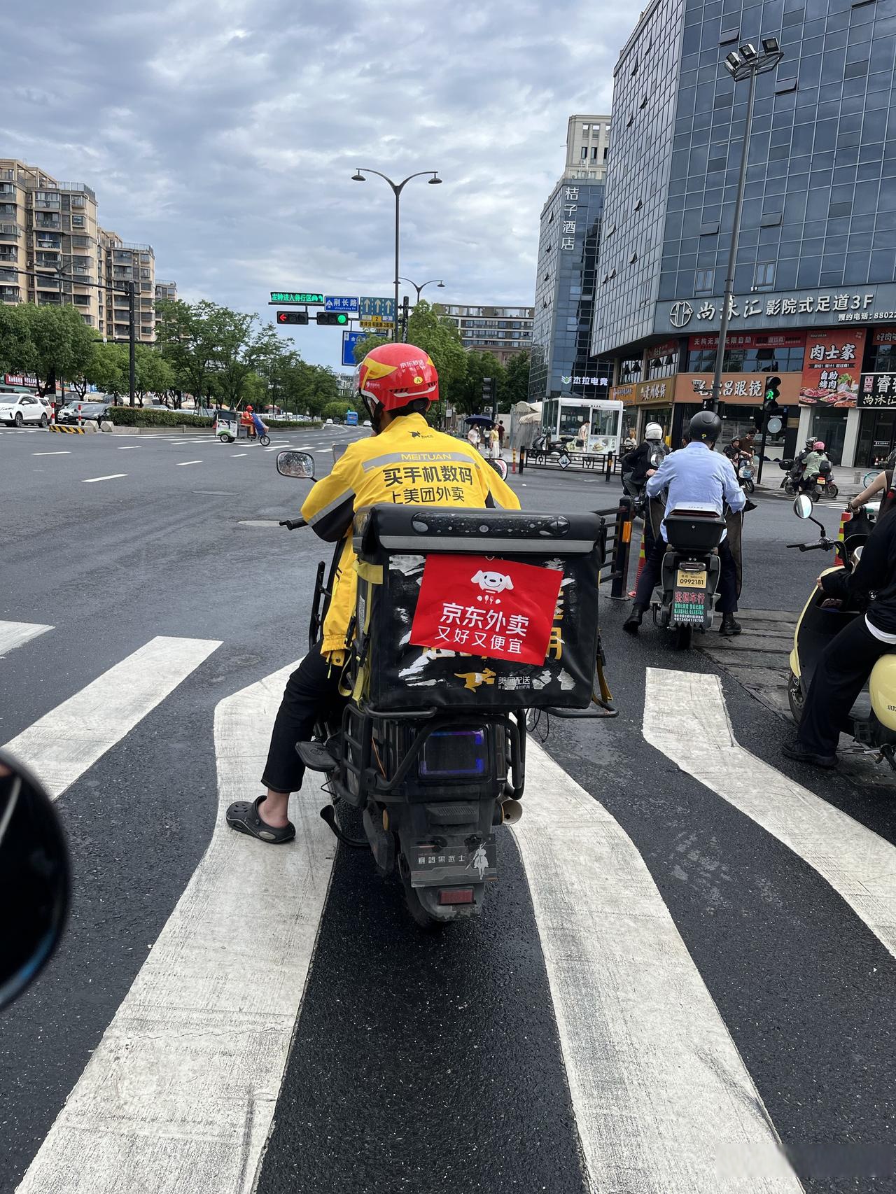 外卖女骑手暗号大全与行业生存指南