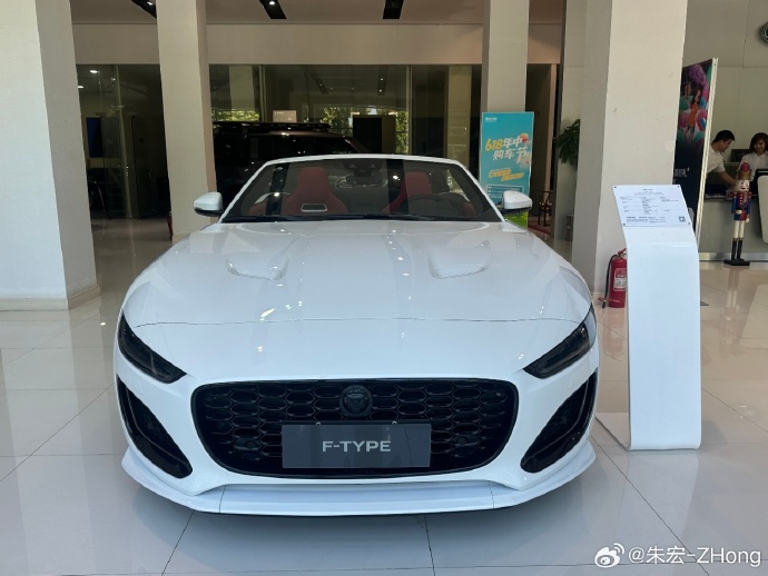 尼康p300