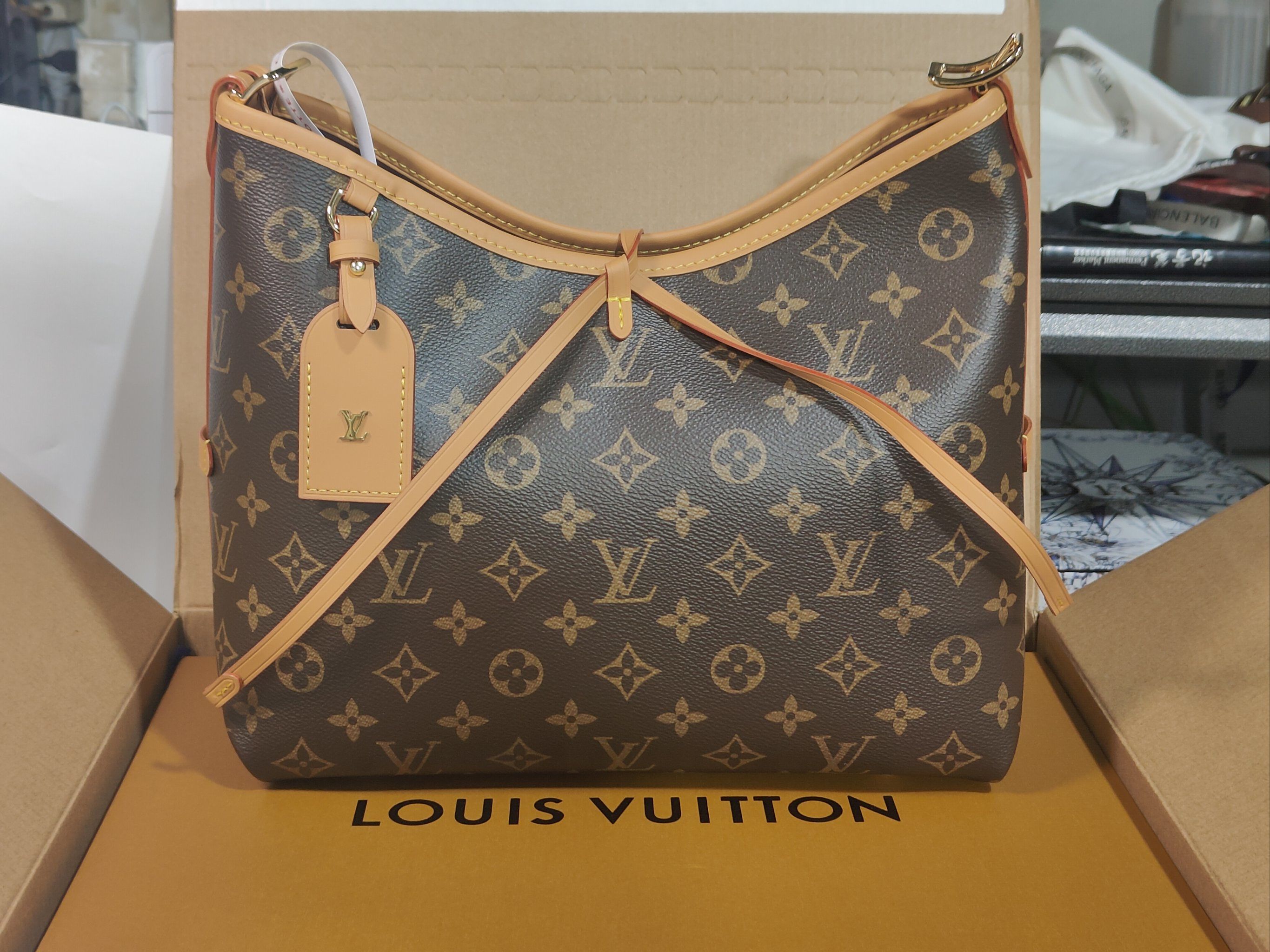 重庆LV包包回收 草根创业故事案例 女包店营销连环计