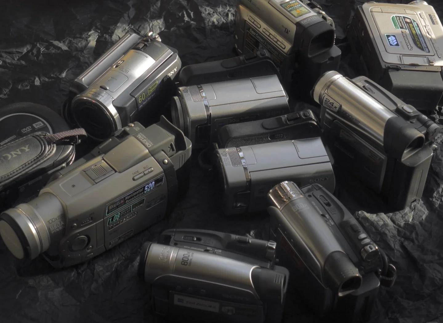 数码相机和DV哪个好 二者区别与选购指南