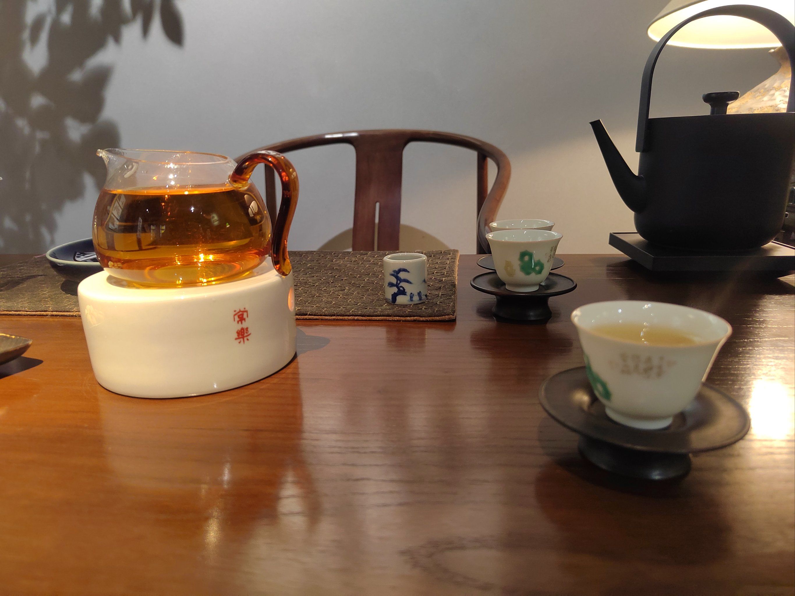 深圳品茶终极指南：从潮汕功夫茶到新派茶空间的味觉革命