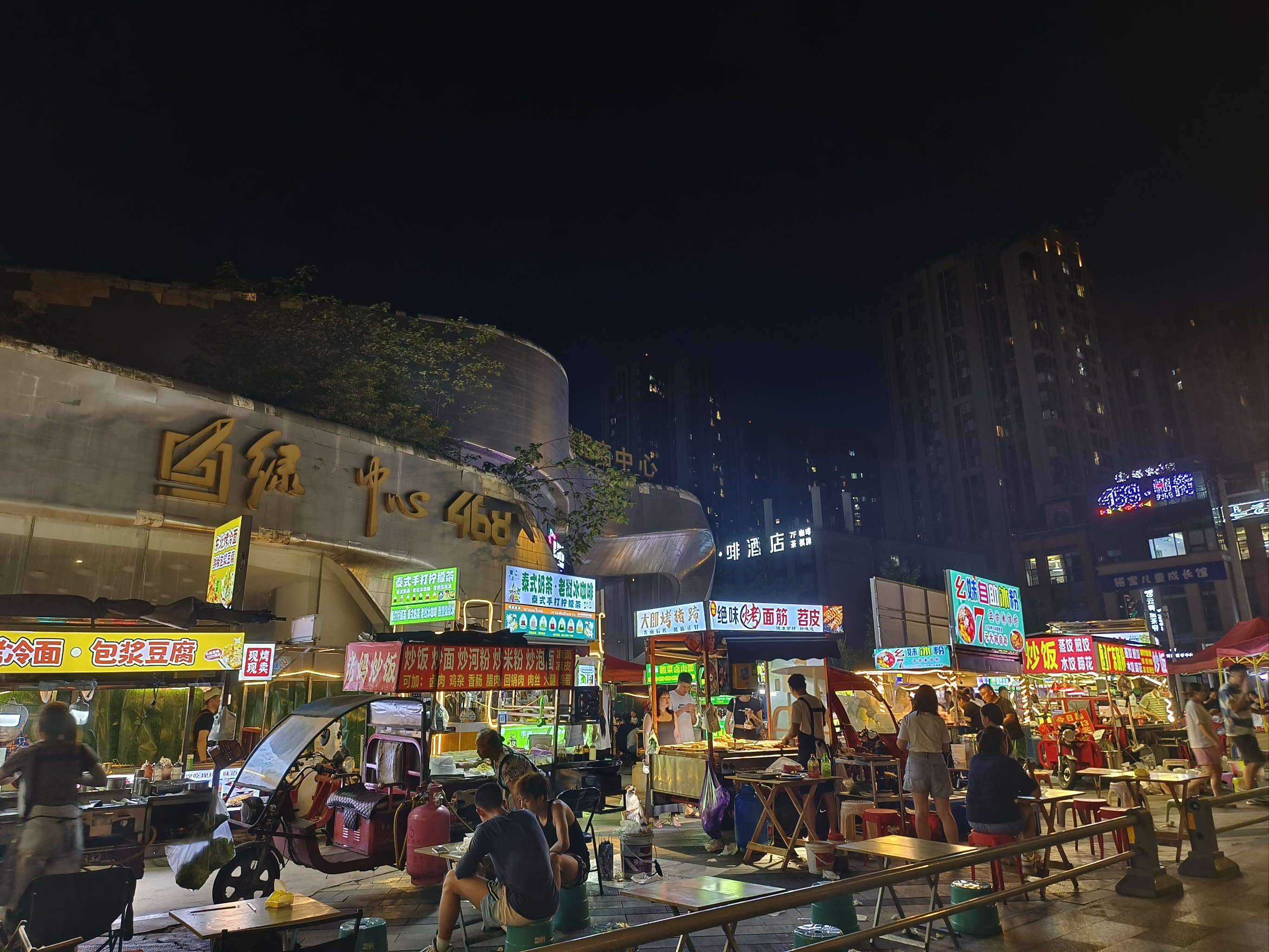 重庆熙街美食游玩全攻略：专家推荐必吃荤菜店