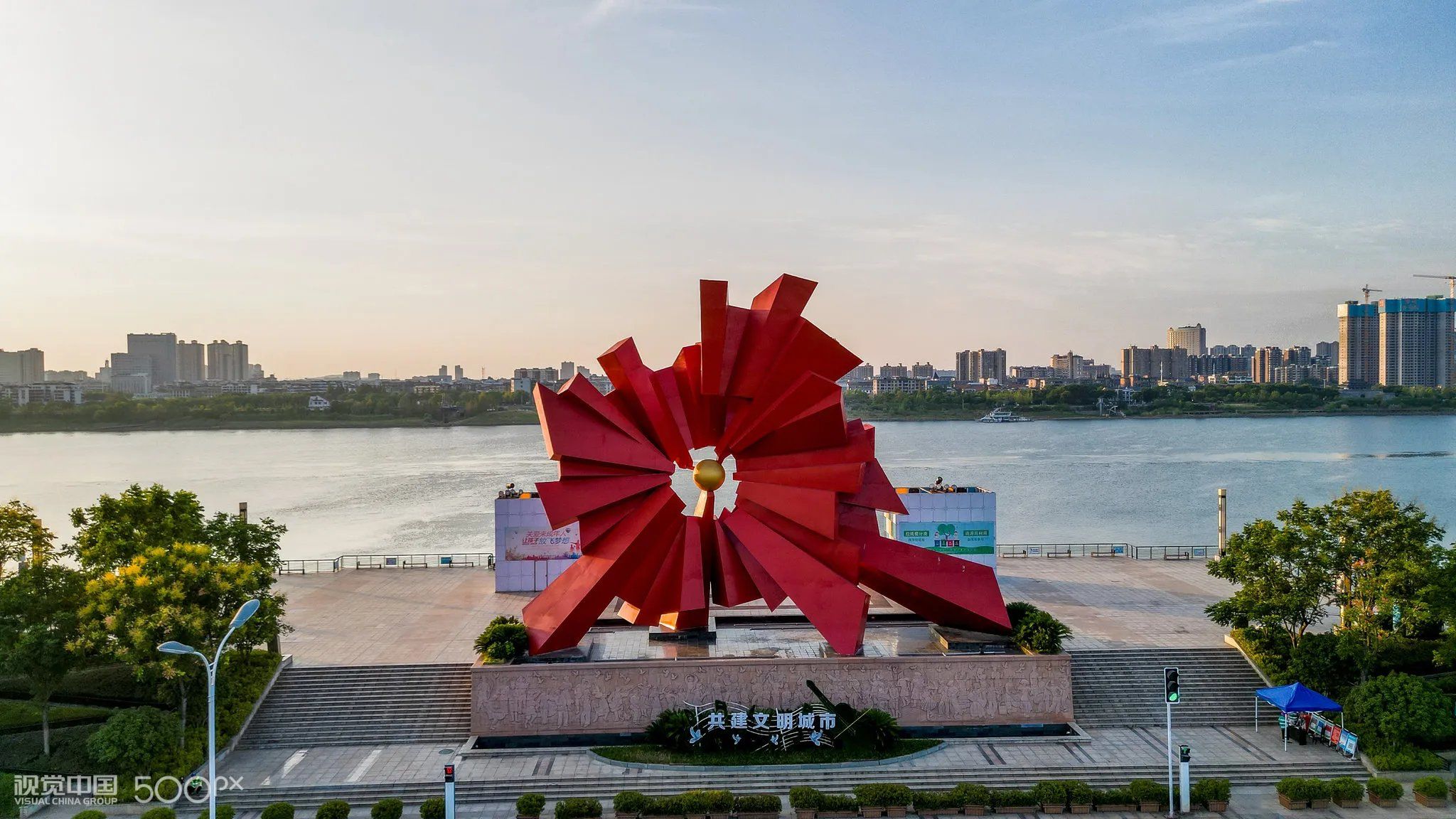 全国同城凤凰楼的文化密码,解码城市地标的共生逻辑