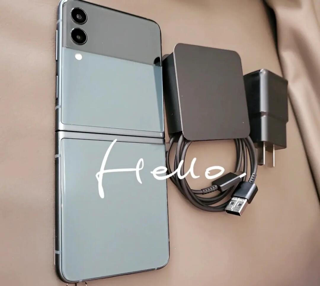 折叠屏到底好用不?——华为三星之争...