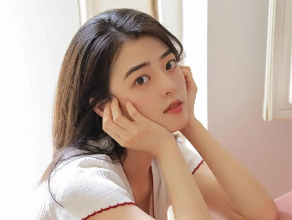 女生把车窗放一半的暗示含义全解析详解