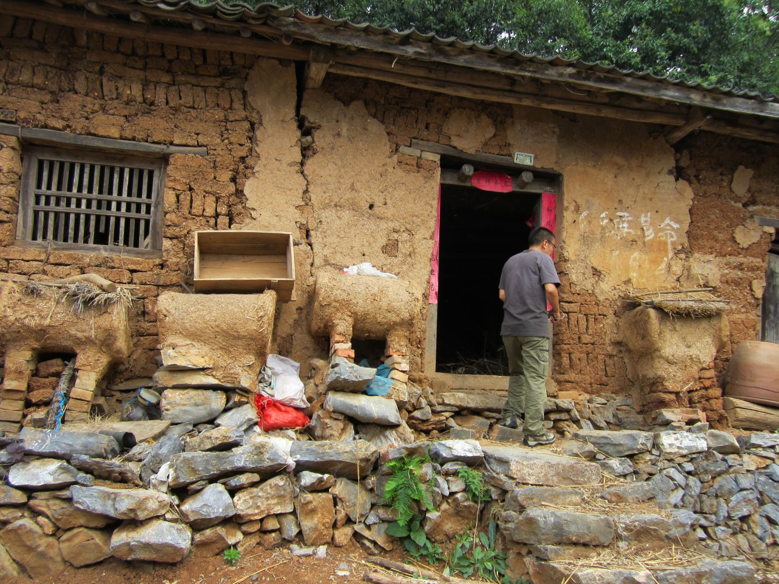 他山女生卖身现象的社会成因解析，贫困与教育双重困境剖析