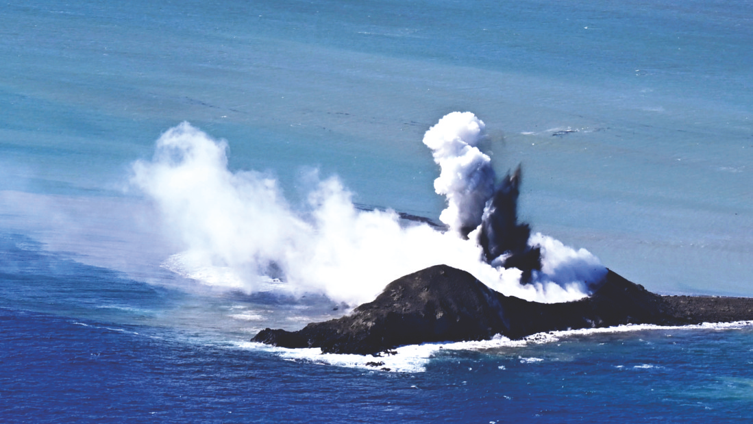海底火山何时爆发？...