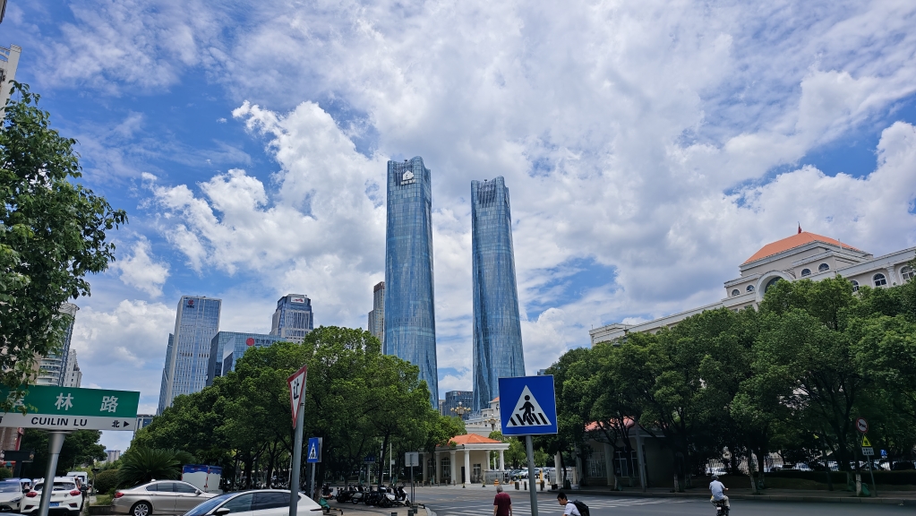 突如其来：自贡快餐街有哪些美食选择？探索本地快餐文化与推荐必尝菜品