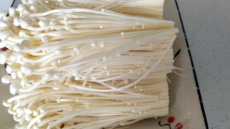 金针菇为什么塞牙 金针菇营养价值与消化问题