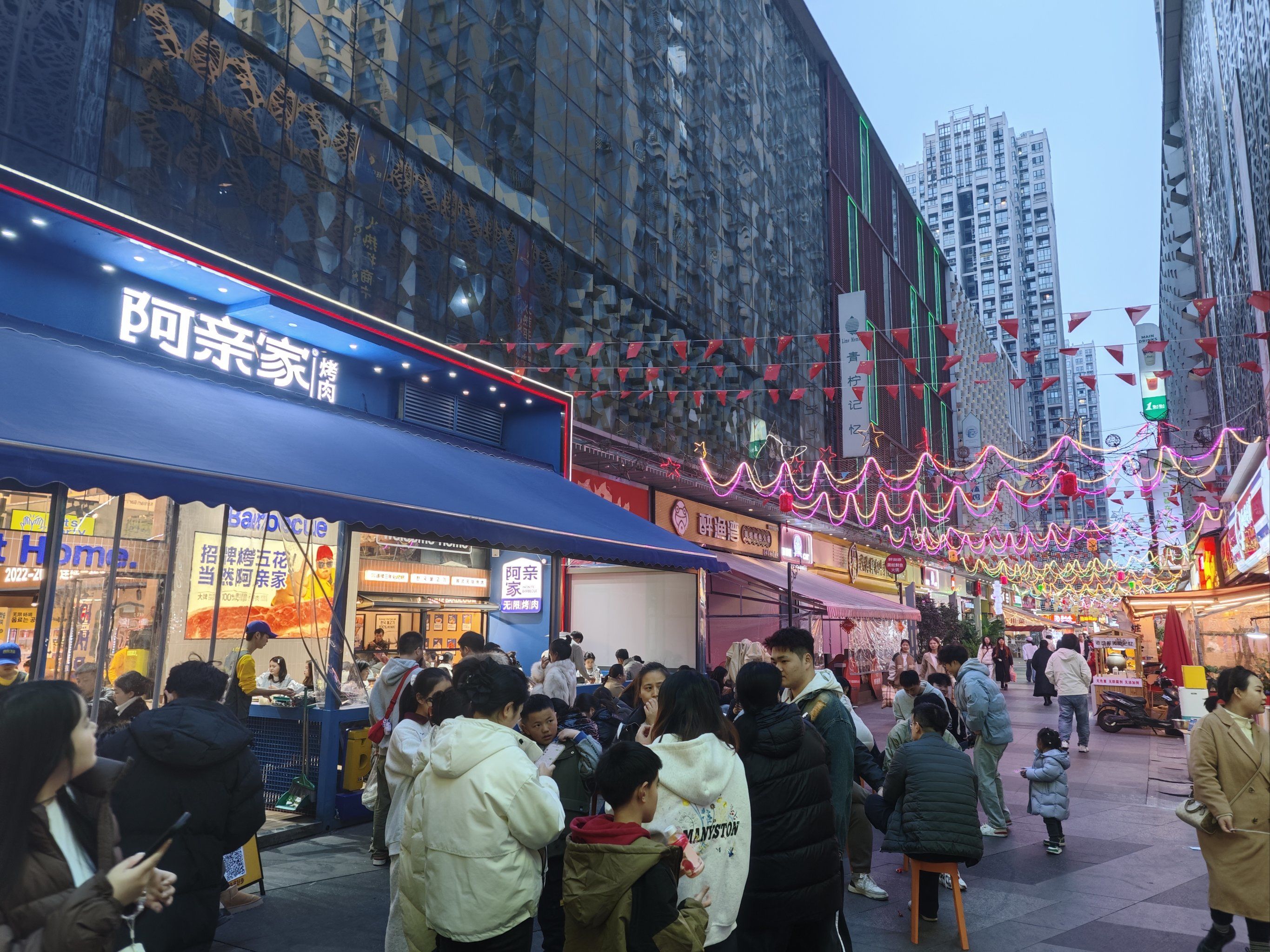 定西汽车站巷子生存实录：一个西北交通枢纽的微观社会样本揭秘定西城市特色与旅游亮点