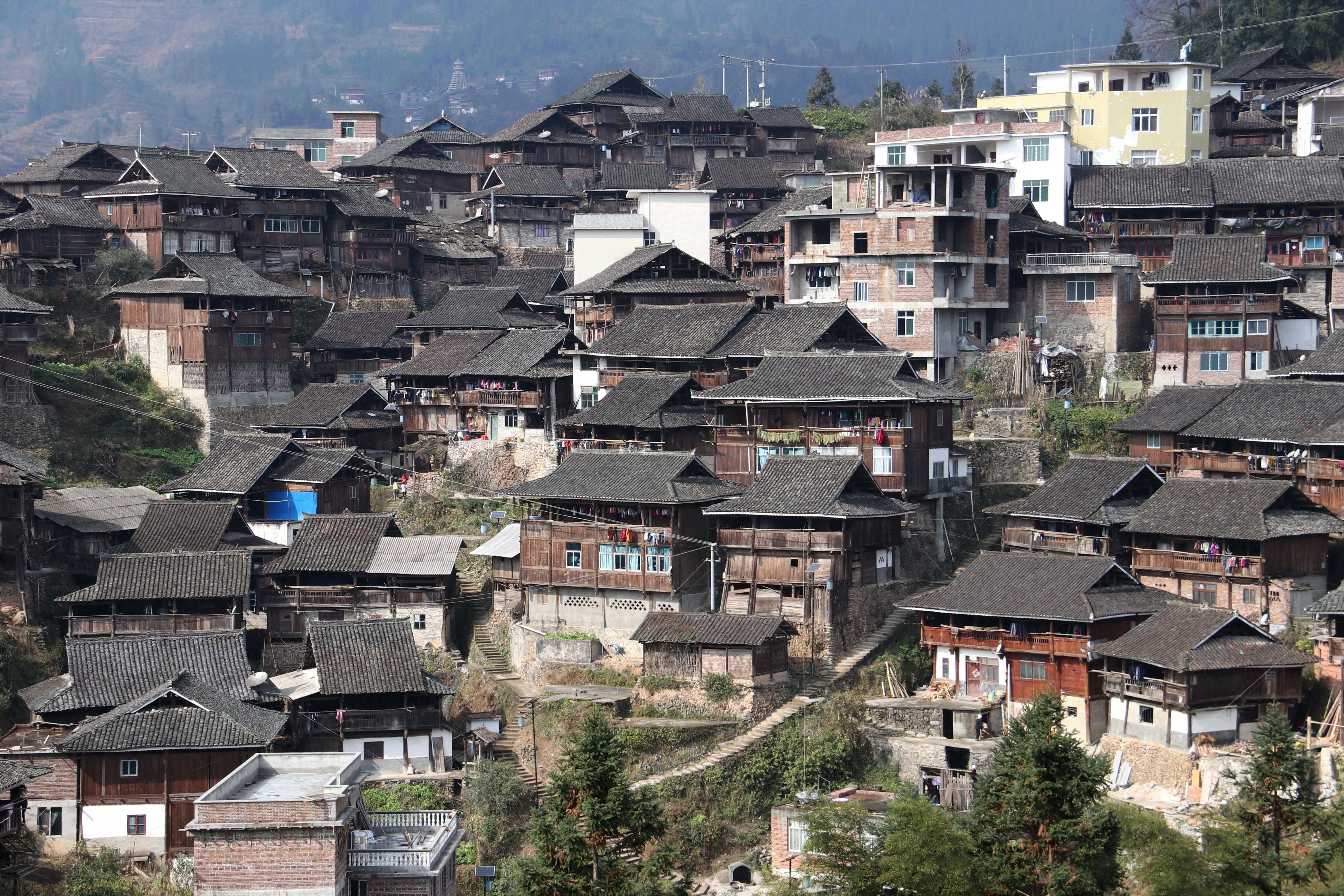 黄岗大歌多声部的唱腔与其他侗族地区有很大差别？...