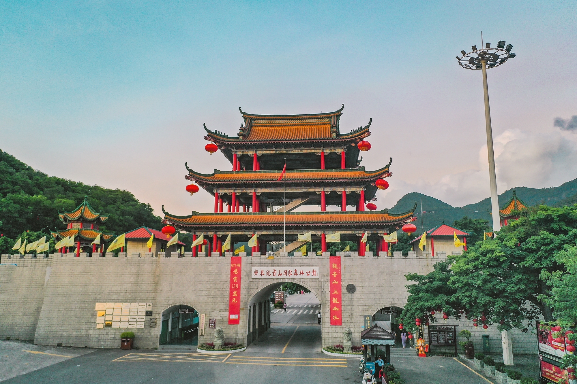 东莞50元钱一次的女农民工到哪找