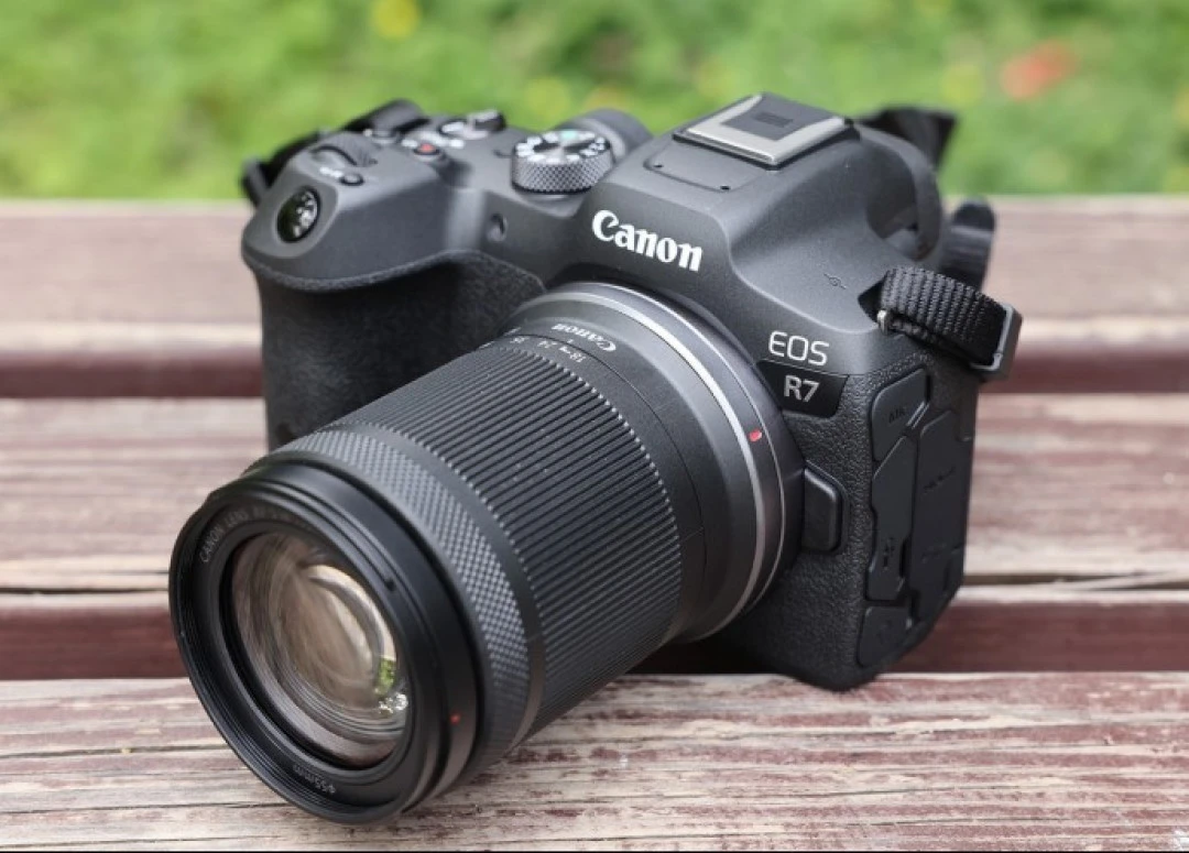 佳能350D拍照比手机强吗 佳能350D现在卖多少钱