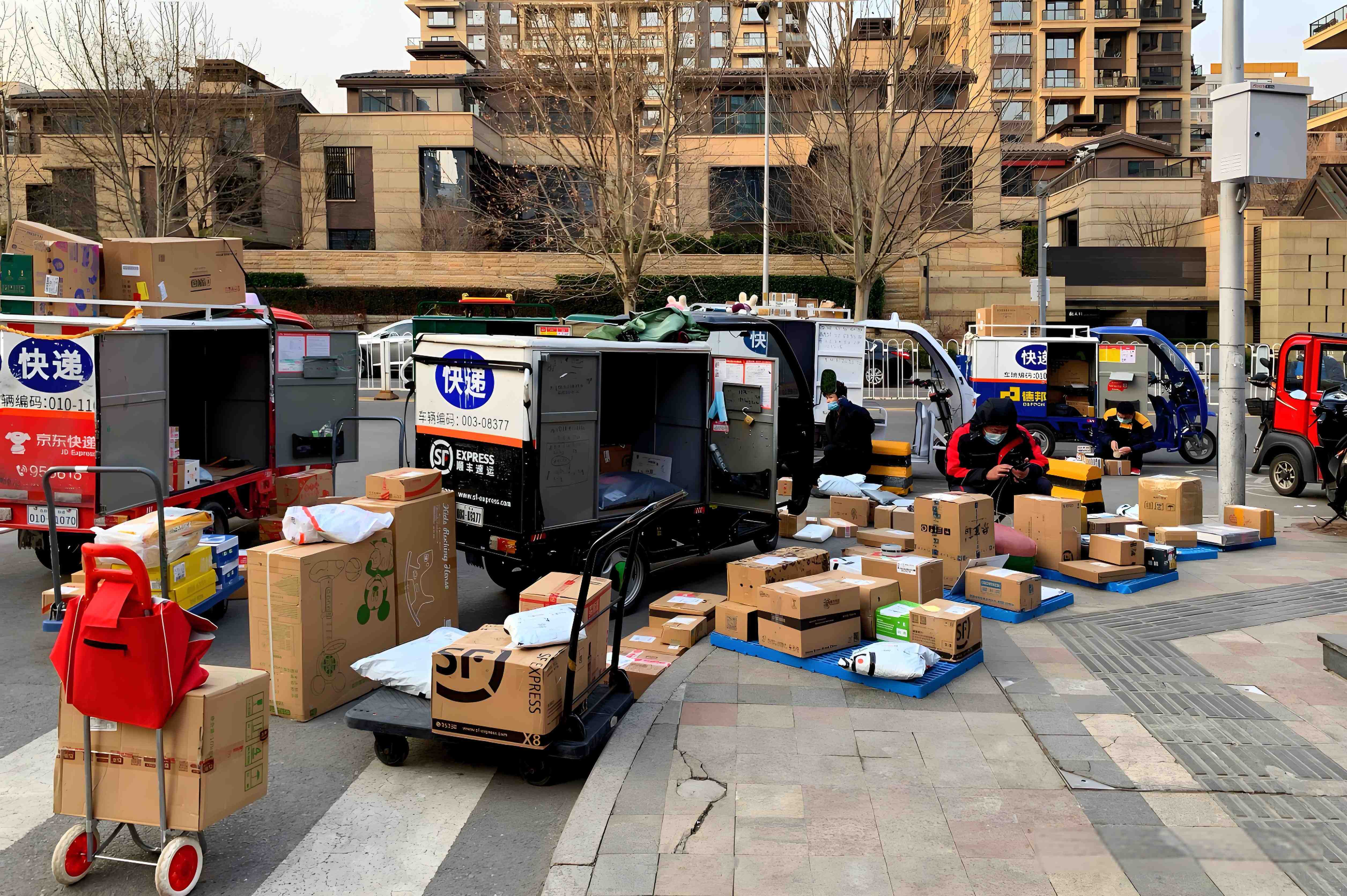 新闻快递：约附近人100元3个小时靠不靠谱？看完这篇深度解析你就明白了