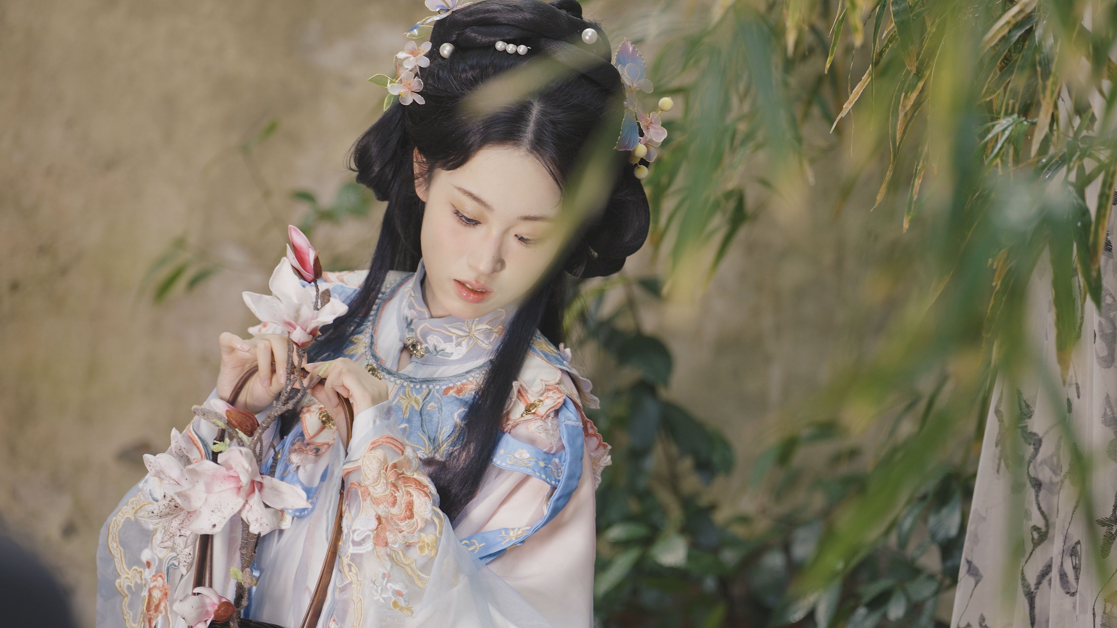 突然兴起的“汉服热”?中华民族复兴的缩影...